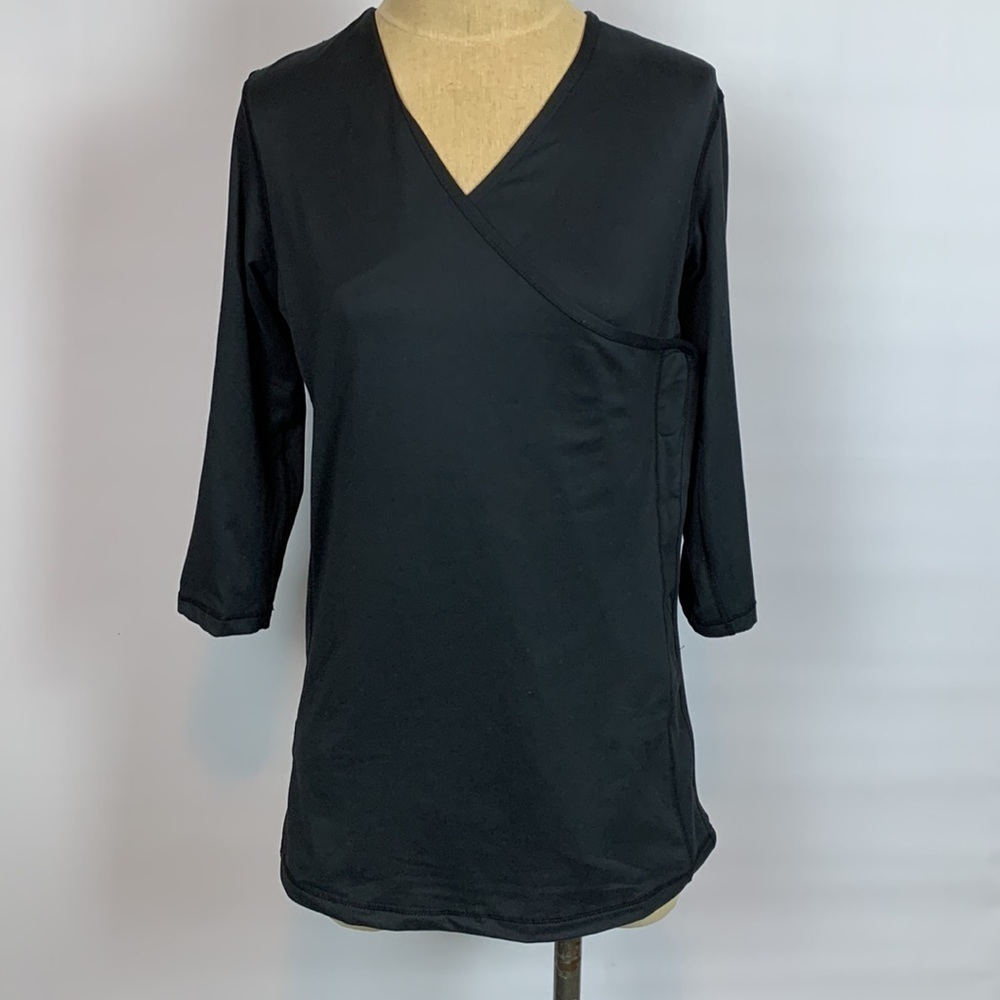 Nuroo pocket shirt to carry newborn up to 15 lbs, Medium / Large - Like New